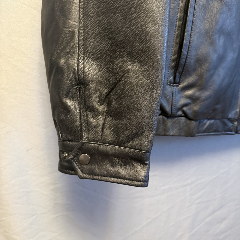 St. John's Bay Leather Bomber Jacket Mens Large Black Zip Front Quilted Lined - Picture 2 of 12